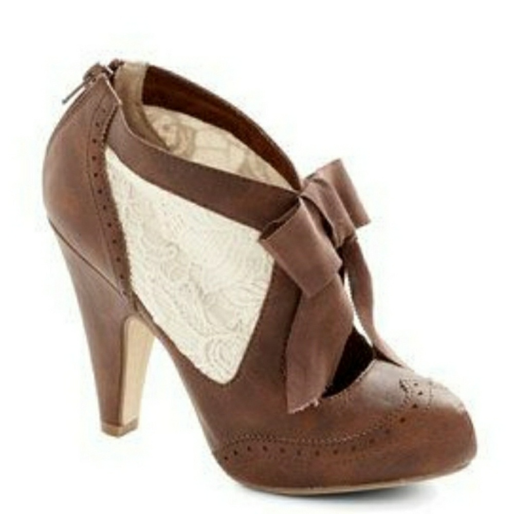 Modcloth Drama Director Heel